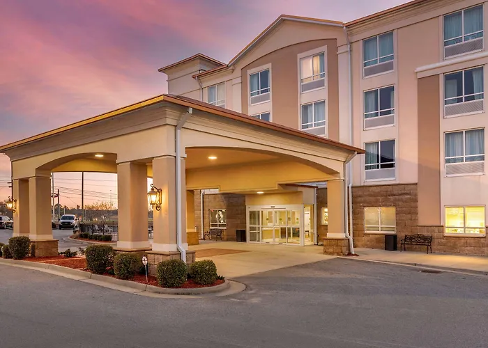 Unveiling the Top Hotels in Tifton for a Memorable Stay