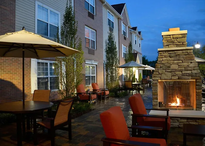 Experience Ultimate Relaxation and Convenience at Marriott Hotels Lansing, MI
